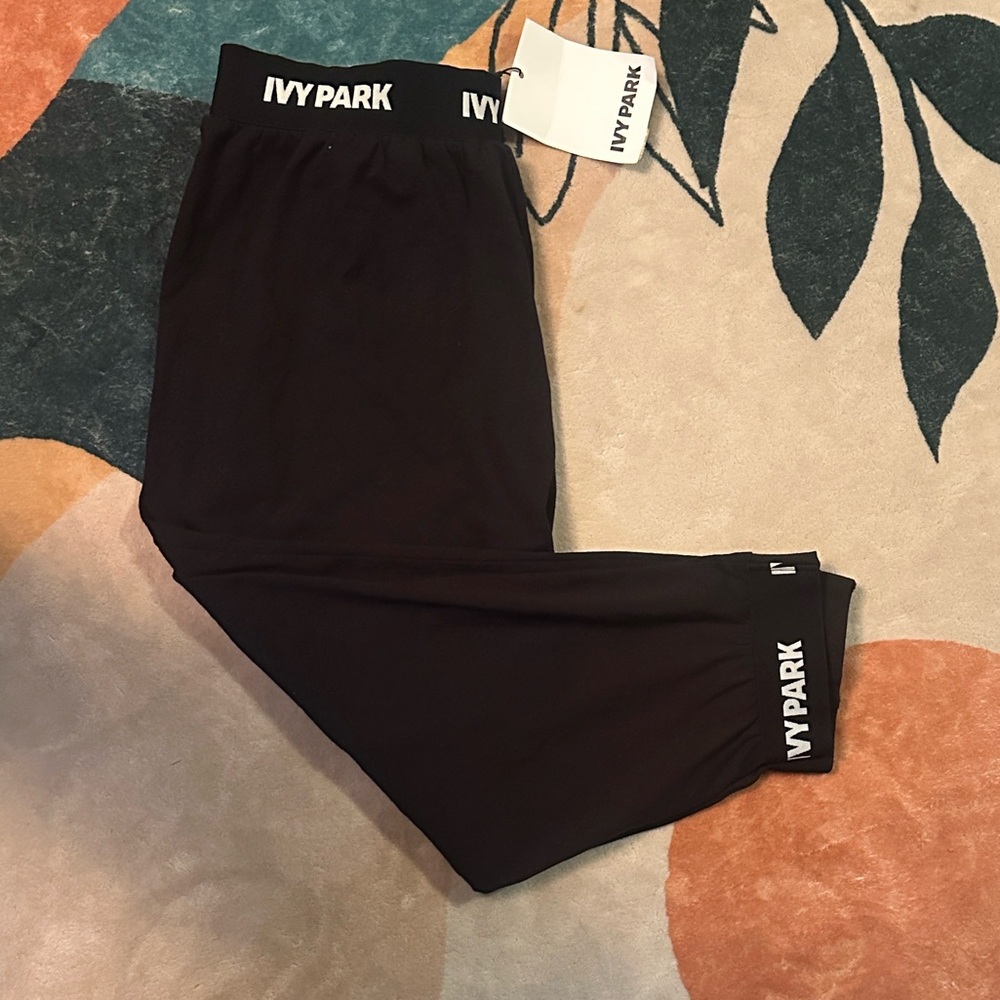 IVY PARK Black  cropped wide leg pants.